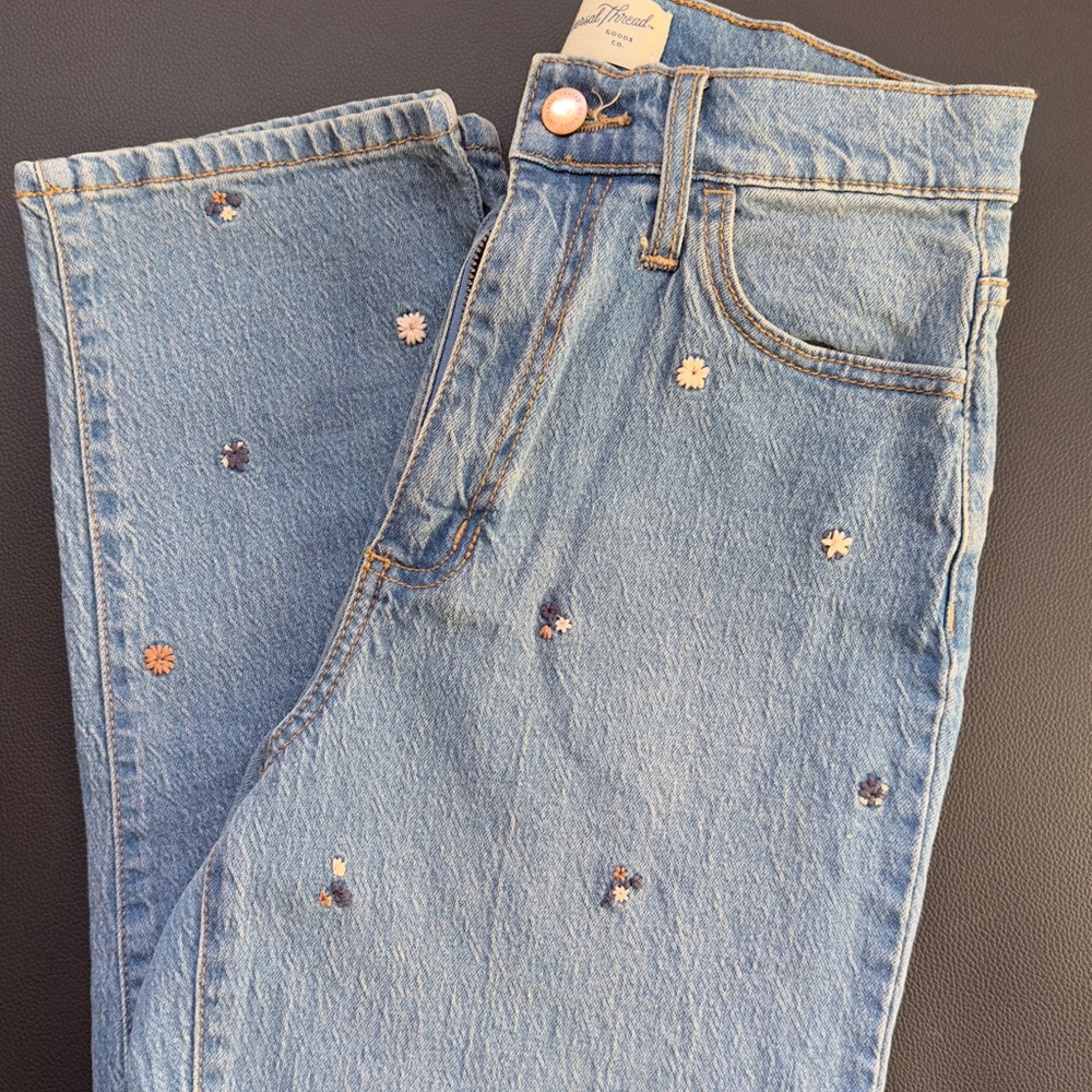 Universal Thread Light Blue Embroidered Straight Leg Jeans